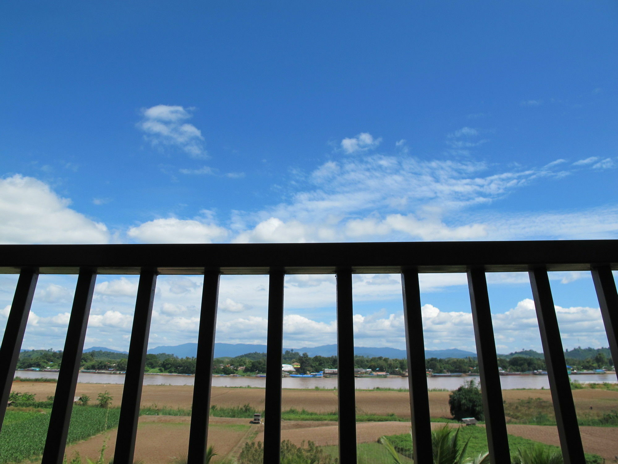 Sabai Hotel At Chiang Saen Exterior photo